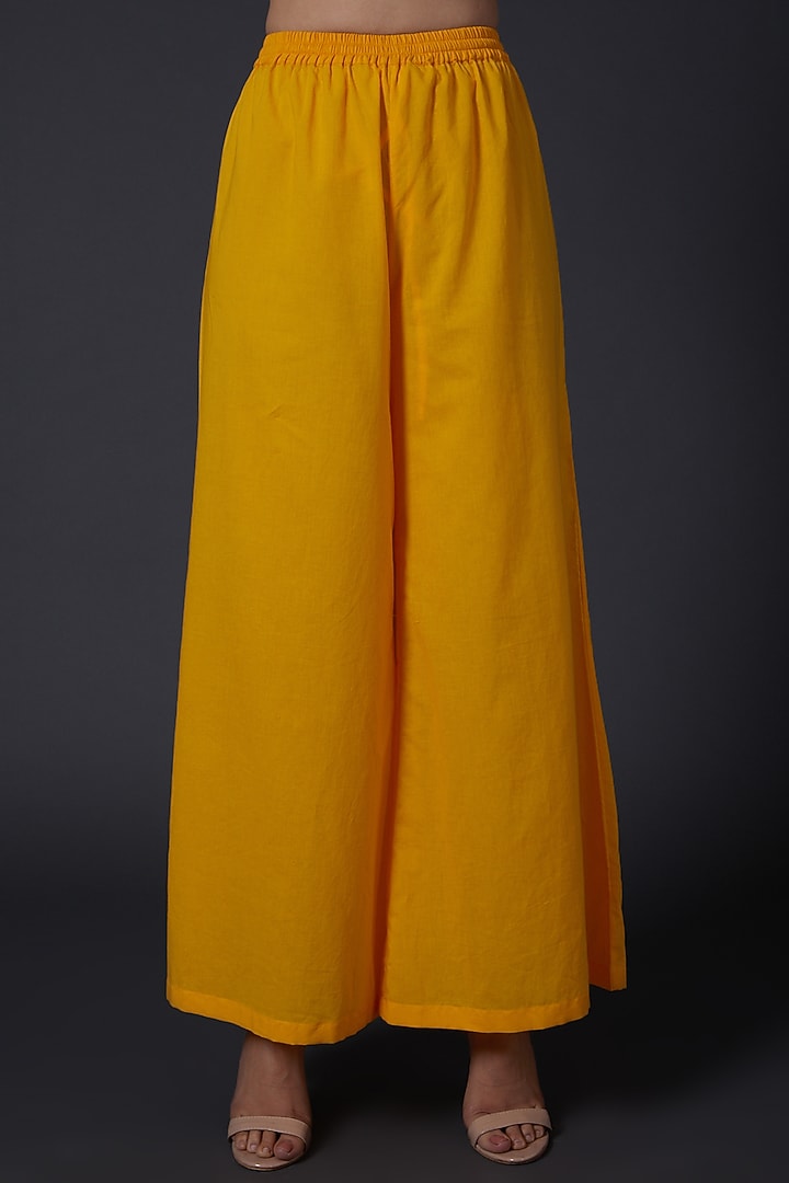 Yellow Printed Kurta With Pants by Balance by Rohit Bal at Pernia's Pop Up Shop