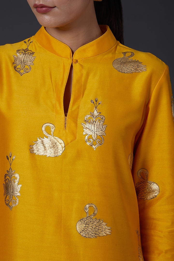 Yellow Printed Kurta With Pants by Balance by Rohit Bal at Pernia's Pop Up Shop