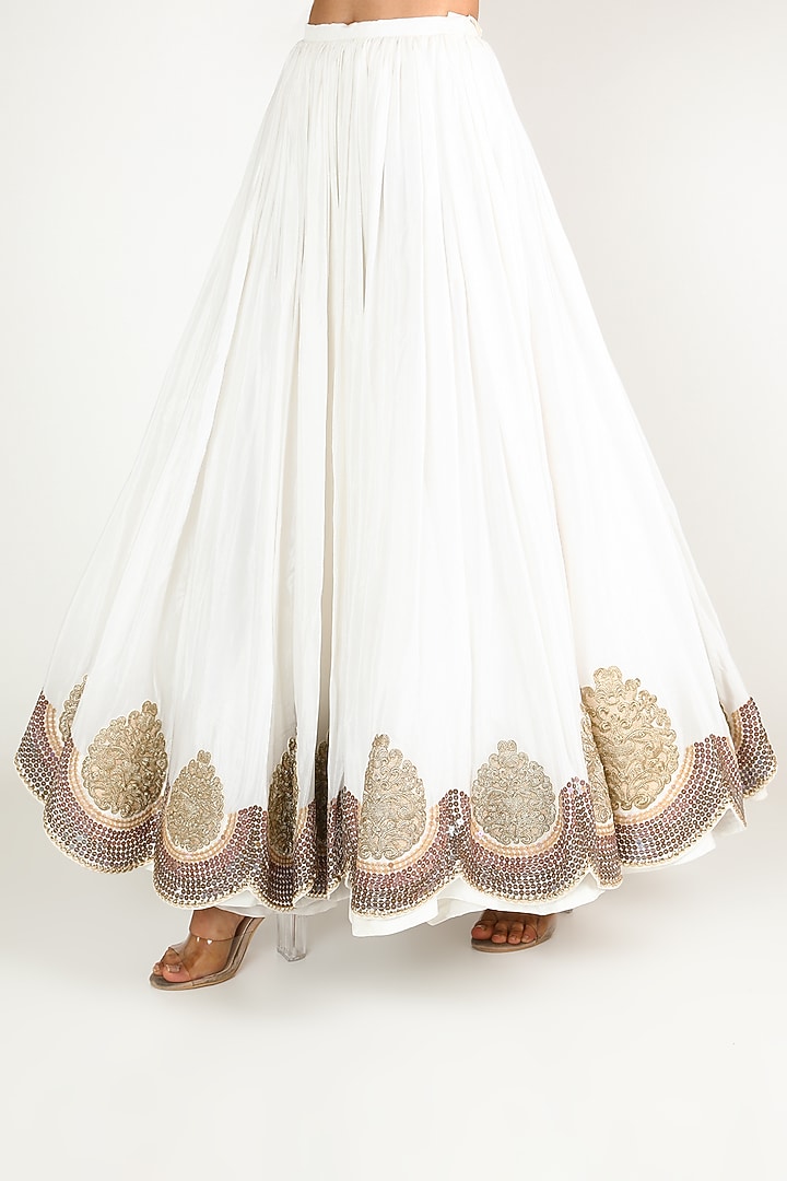 Golden Embroidered Kurta Set by Abha Choudhary at Pernia's Pop Up Shop