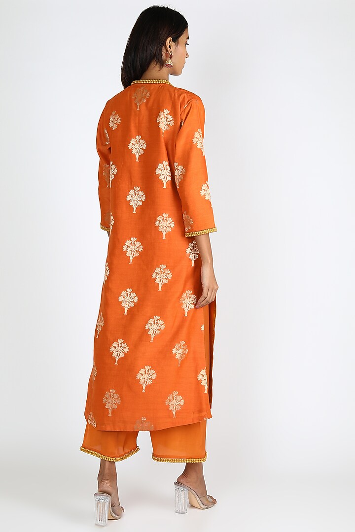Orange Embroidered Kurta Set by Abha Choudhary at Pernia's Pop Up Shop
