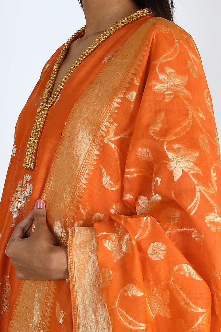 Orange Embroidered Kurta Set by Abha Choudhary at Pernia's Pop Up Shop