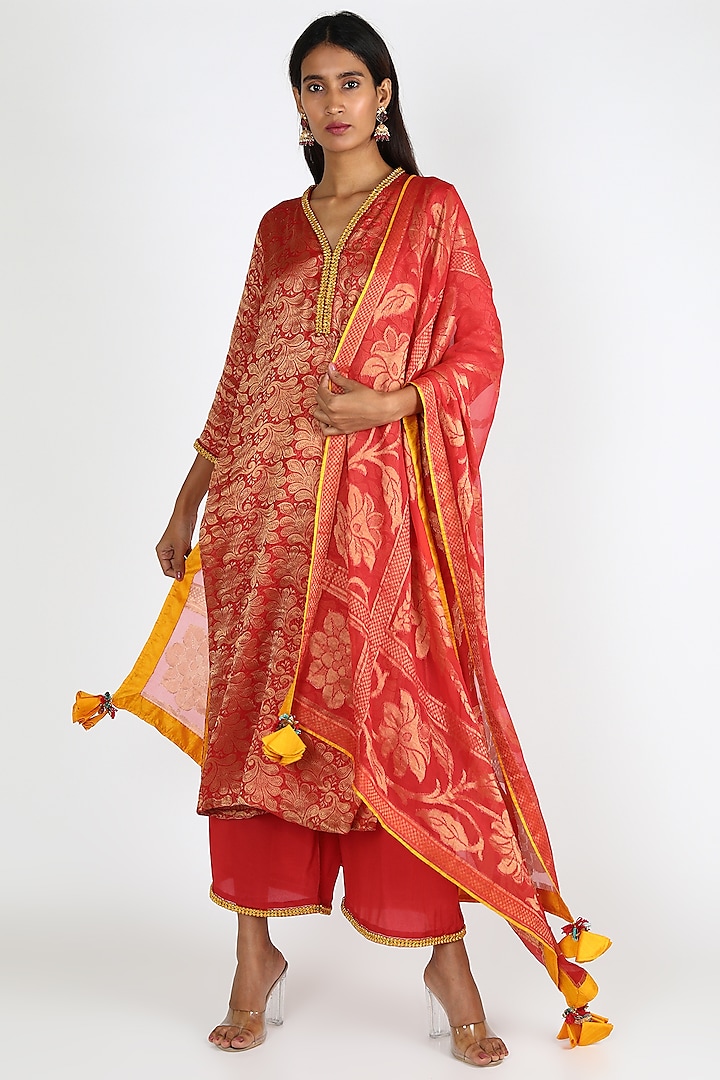 Red Embroidered Kurta Set by Abha Choudhary