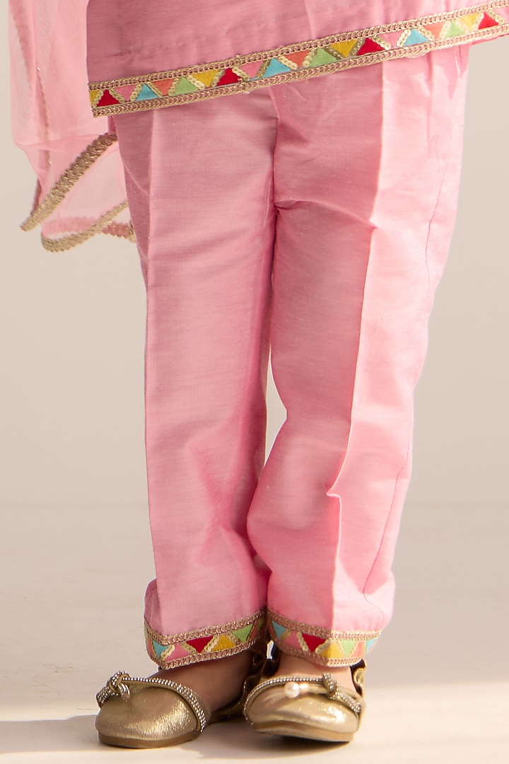 Pink Cotton Silk Floral Embroidered Kurta Set For Girls by Be Bonnie at Pernia's Pop Up Shop
