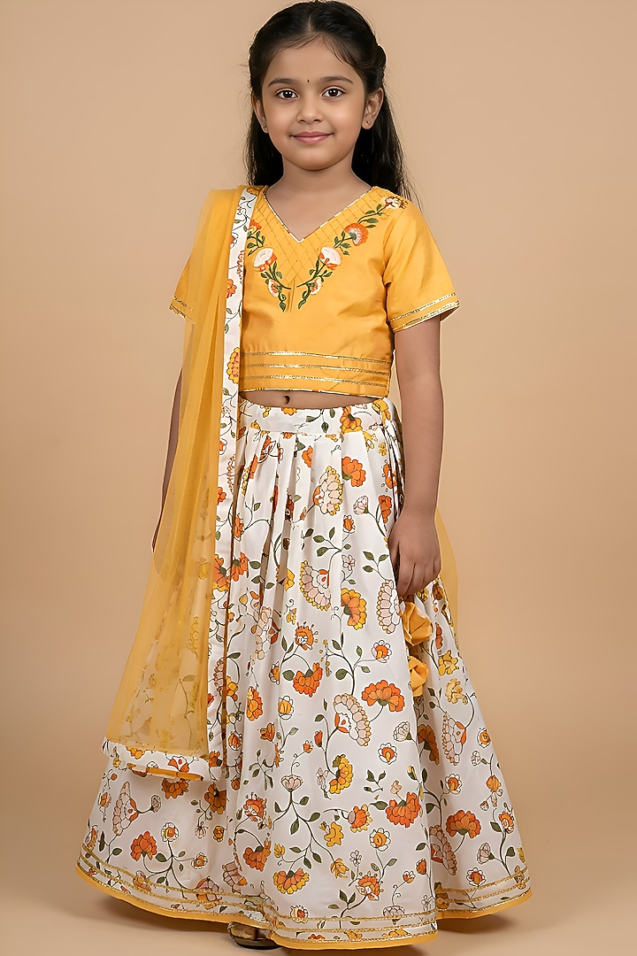 Off-White Cotton Muslin Printed Gathered Lehenga Set For Girls by Be Bonnie at Pernia's Pop Up Shop