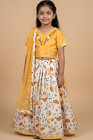Off-White Cotton Muslin Printed Gathered Lehenga Set For Girls by Be Bonnie