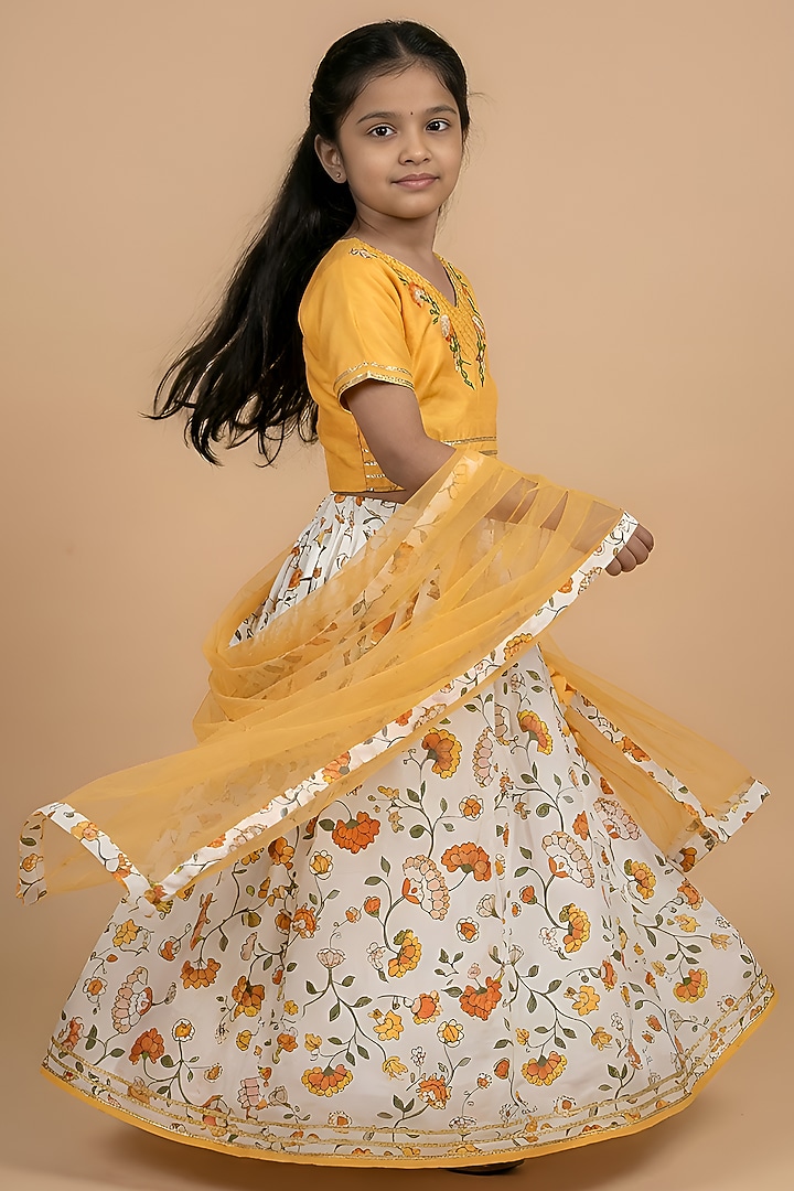 Off-White Cotton Muslin Printed Gathered Lehenga Set For Girls by Be Bonnie at Pernia's Pop Up Shop