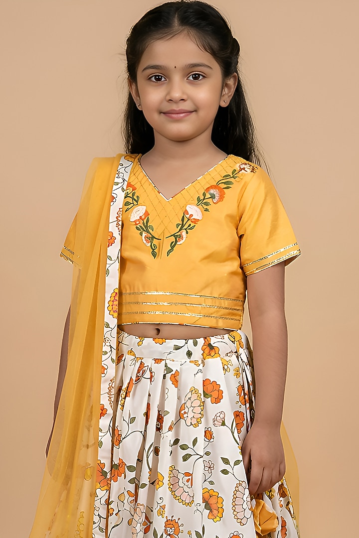 Off-White Cotton Muslin Printed Gathered Lehenga Set For Girls by Be Bonnie at Pernia's Pop Up Shop