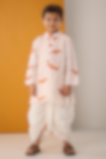 White Cotton Muslin Thread Work & Printed Kurta Set For Boys by Be Bonnie at Pernia's Pop Up Shop