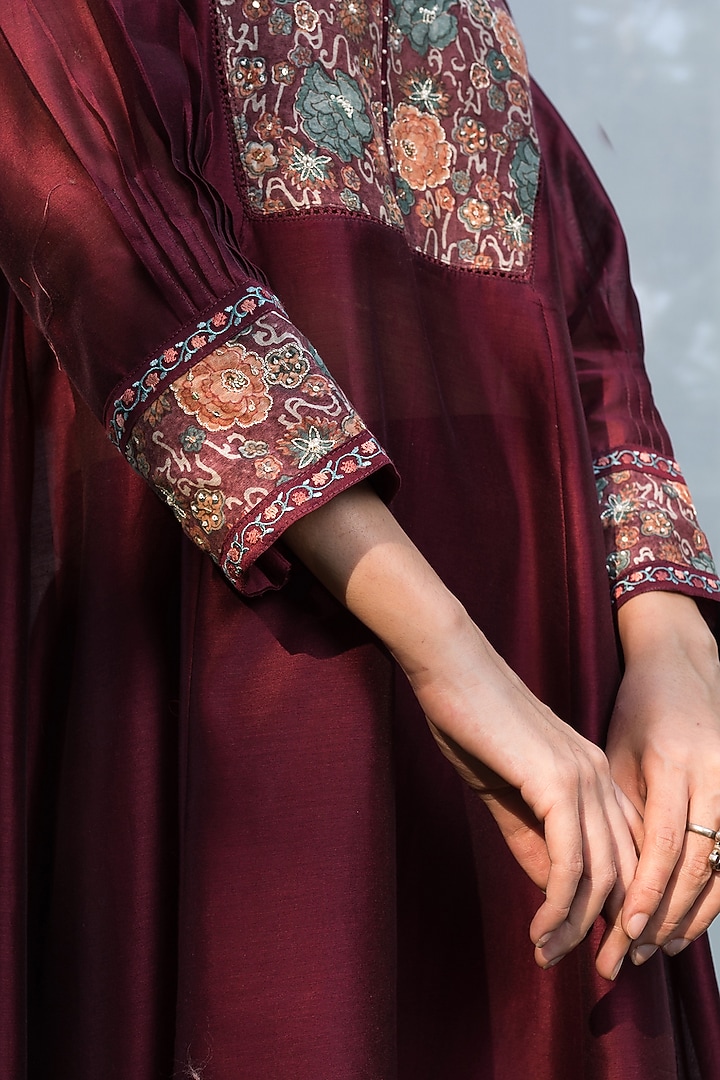 Wine Embroidered Kurta Set by Beige at Pernia's Pop Up Shop