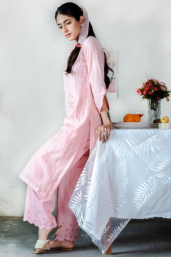 Pink Embroidered Kurta Set by Beige at Pernia's Pop Up Shop