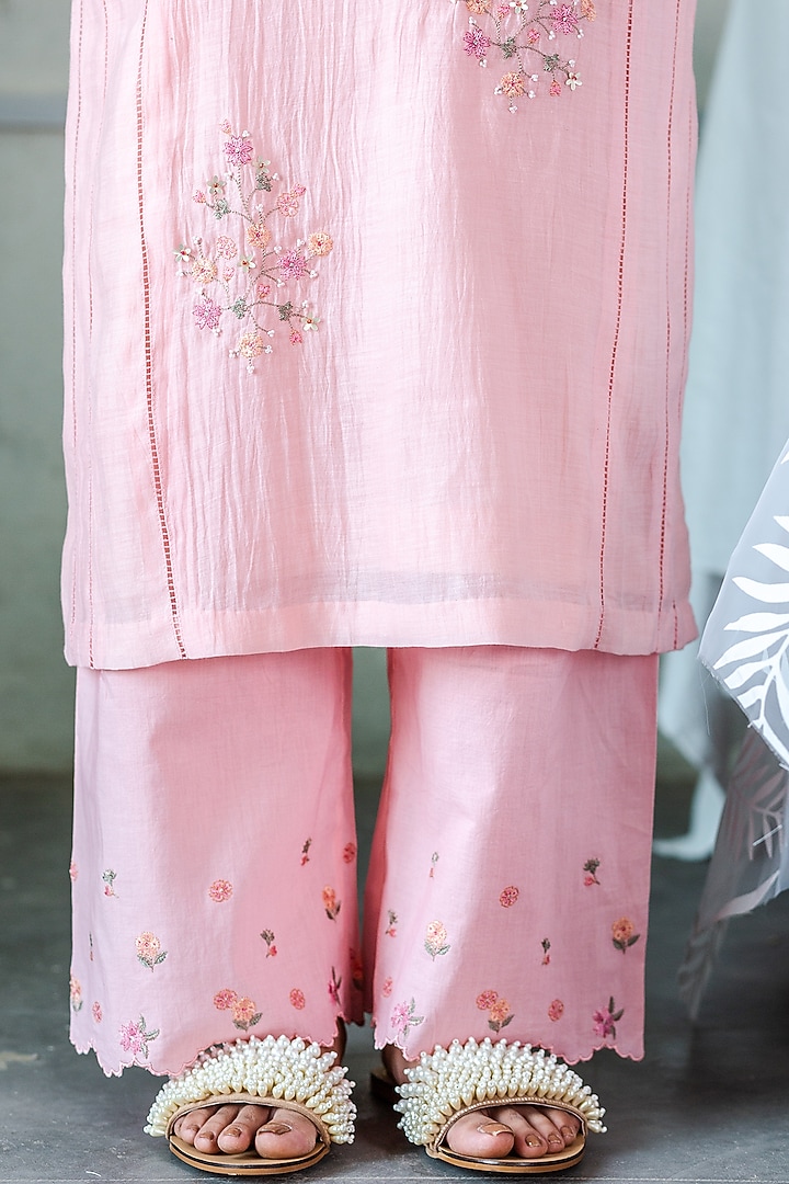 Pink Embroidered Kurta Set by Beige at Pernia's Pop Up Shop