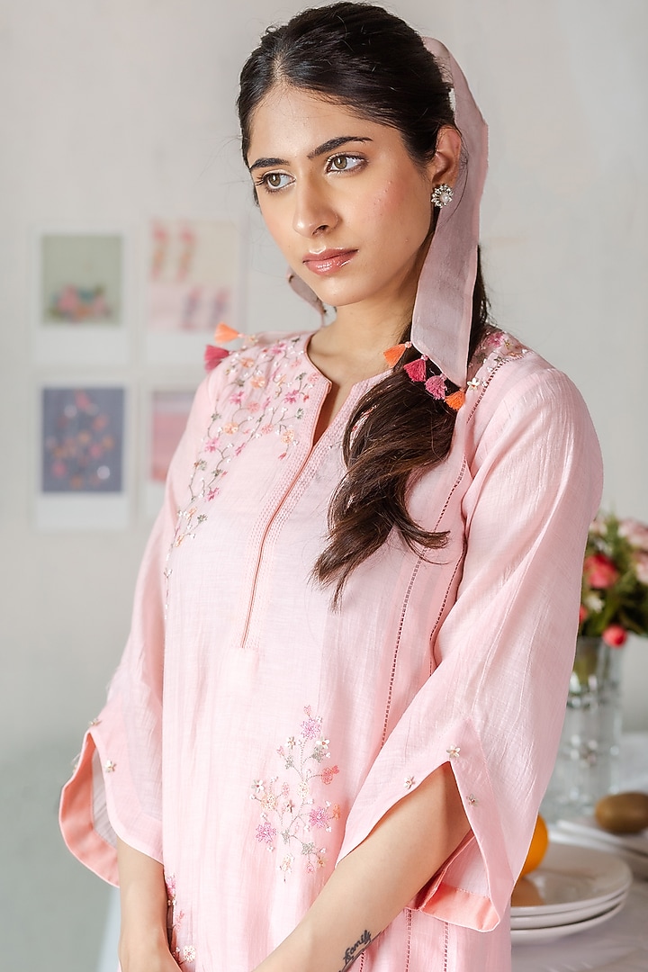 Pink Embroidered Kurta Set by Beige at Pernia's Pop Up Shop