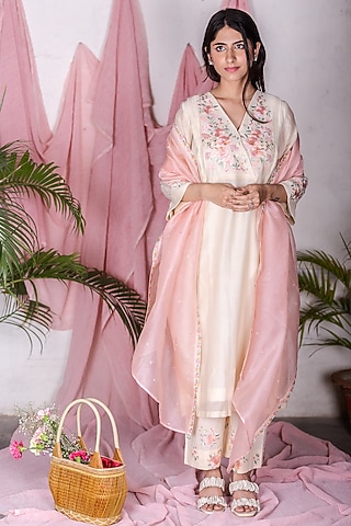 Off-White Floral Kurta Set by Beige