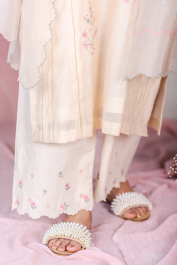 Off-White Soft Chanderi Kurta Set by Beige at Pernia's Pop Up Shop