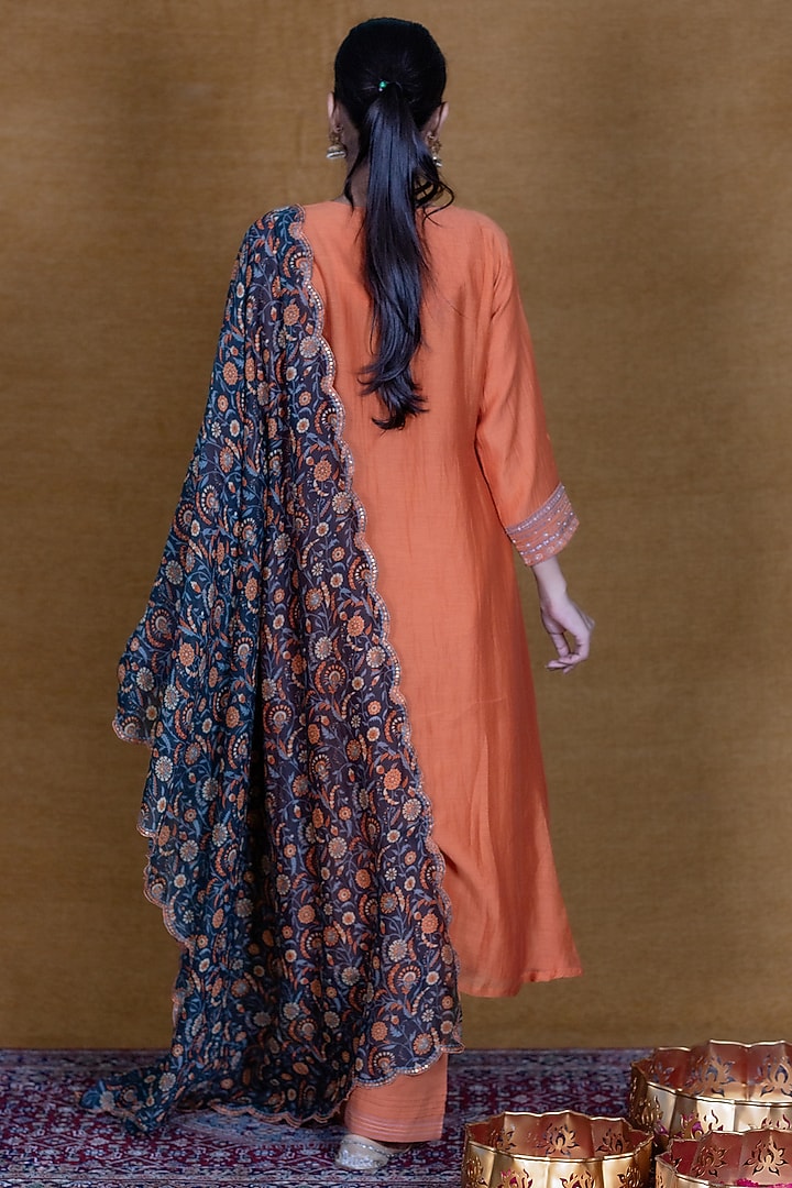 Orange Embroidered Kurta Set by Beige at Pernia's Pop Up Shop