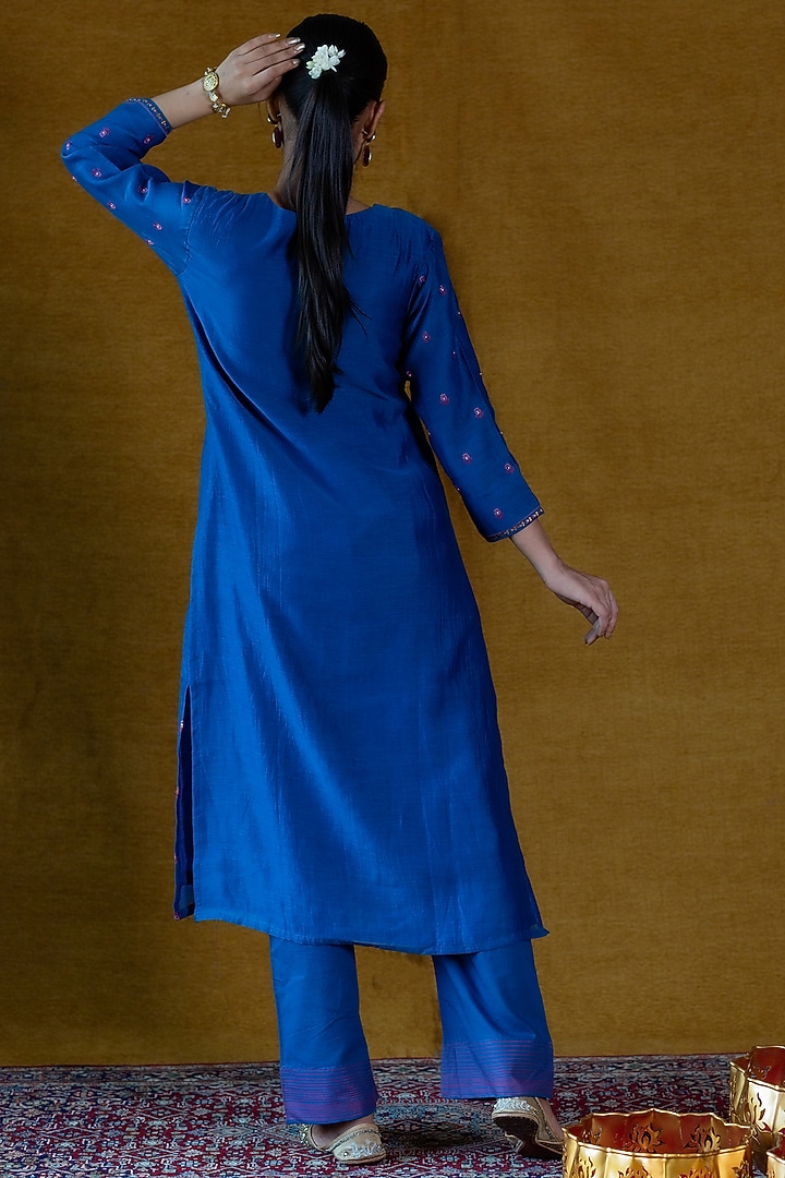 Blue Embroidered Kurta Set by Beige at Pernia's Pop Up Shop