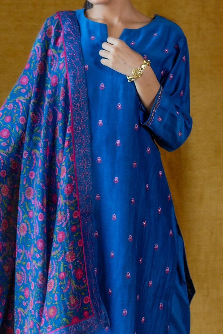 Blue Embroidered Kurta Set by Beige at Pernia's Pop Up Shop