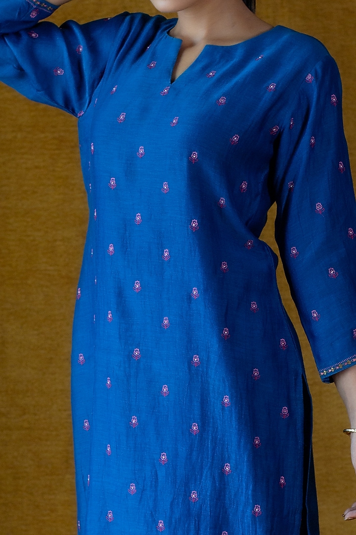 Blue Embroidered Kurta Set by Beige at Pernia's Pop Up Shop