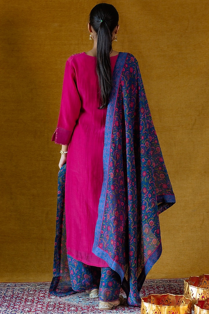 Pink Embroidered Kurta Set by Beige at Pernia's Pop Up Shop