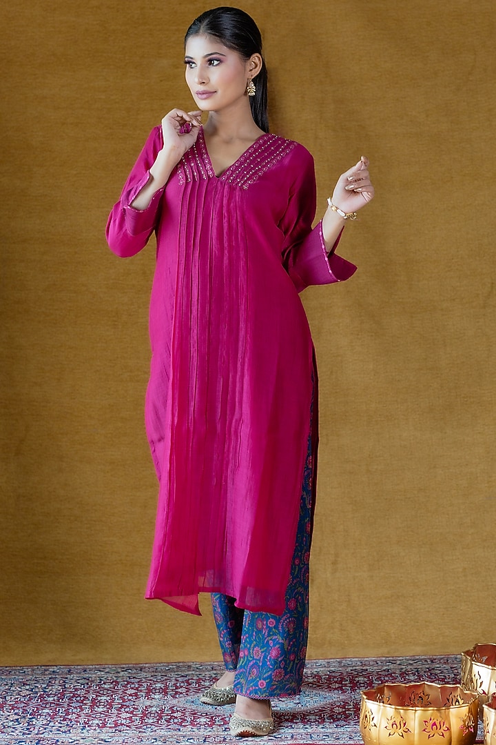 Pink Embroidered Kurta Set by Beige at Pernia's Pop Up Shop