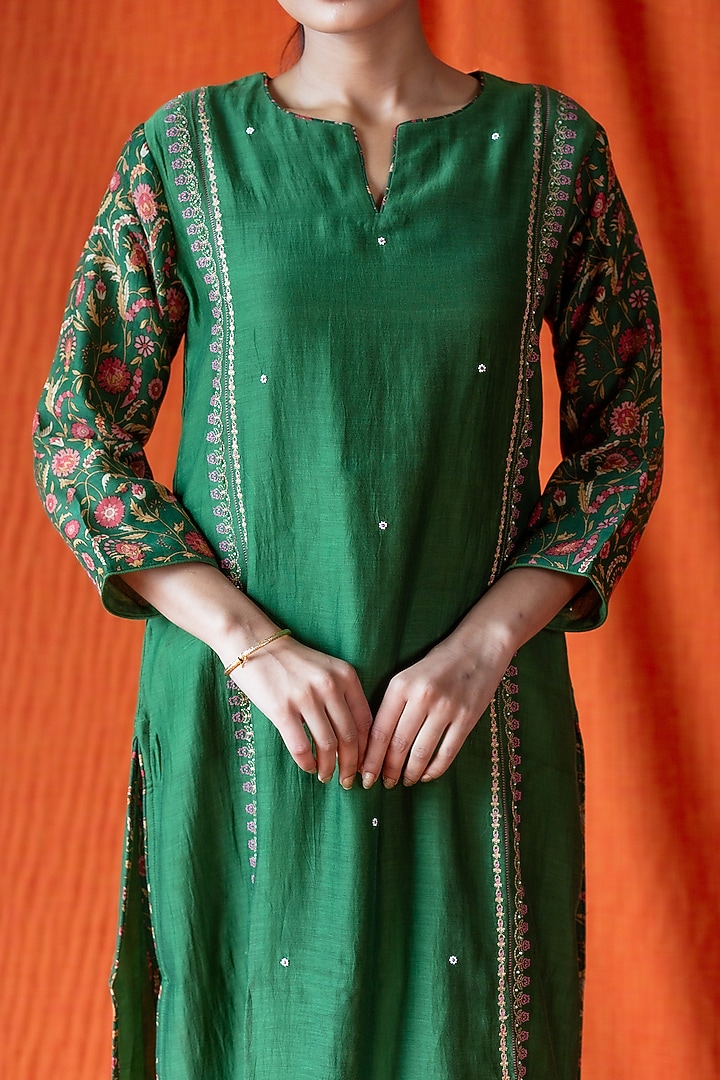 Green Chanderi Embroidered Kurta Set by Beige at Pernia's Pop Up Shop