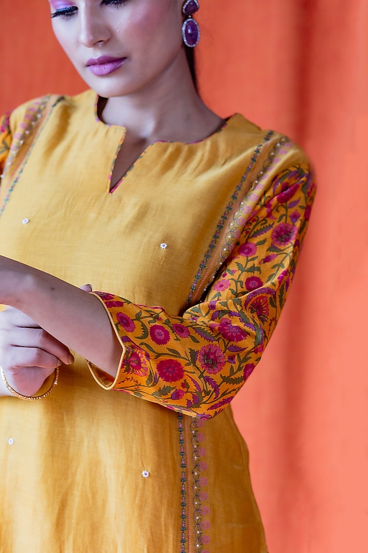 Mustard Chanderi Embroidered Kurta Set by Beige at Pernia's Pop Up Shop