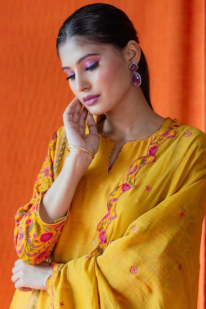 Mustard Chanderi Embroidered Kurta Set by Beige at Pernia's Pop Up Shop