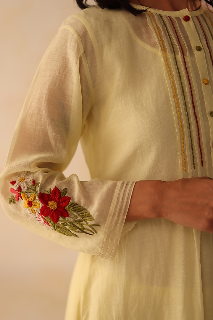 Lemon Yellow Chanderi Hand Embroidered Kurta Set by Begum Pret at Pernia's Pop Up Shop