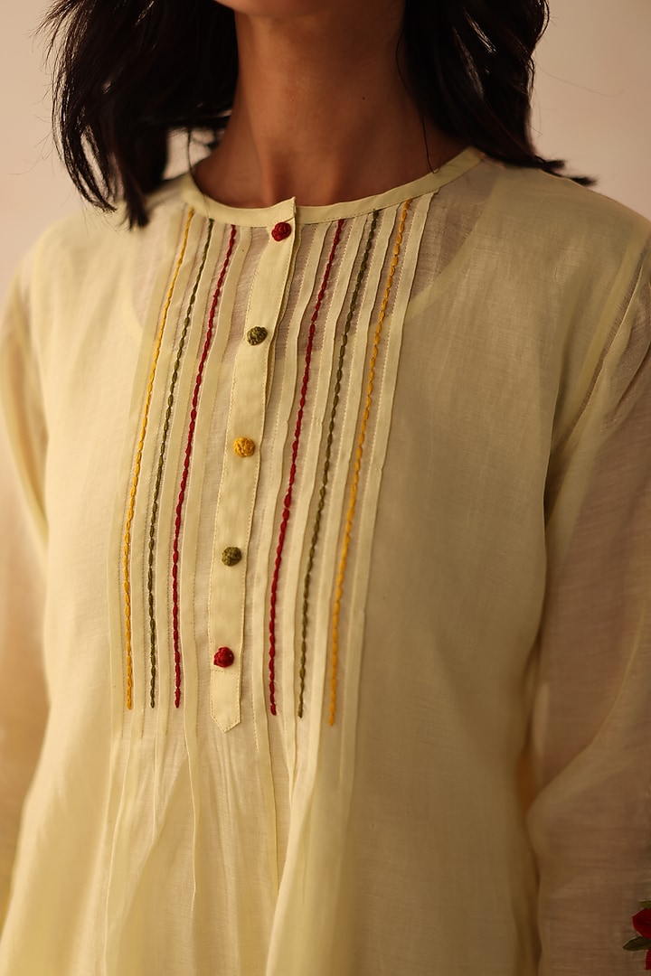 Lemon Yellow Chanderi Hand Embroidered Kurta Set by Begum Pret at Pernia's Pop Up Shop