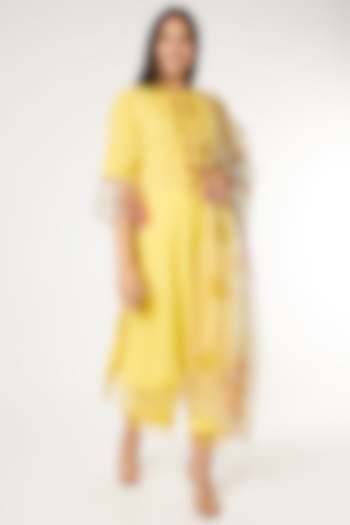Yellow Hand Embroidered Kurta Set by Begum Pret