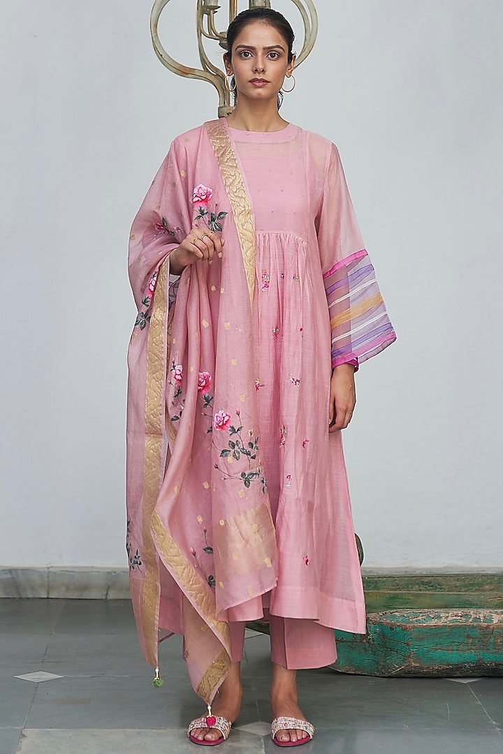 Prism Pink Embroidered Kurta Set by Begum Pret
