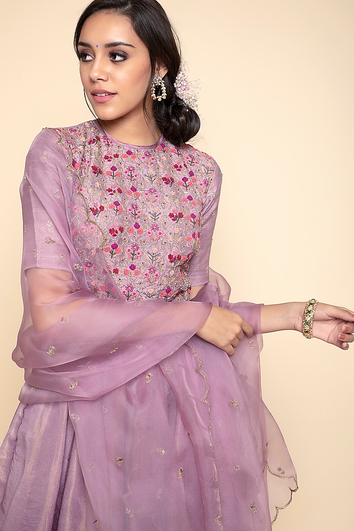 Purple Embroidered Wedding Lehenga Set by Begum Pret at Pernia's Pop Up Shop