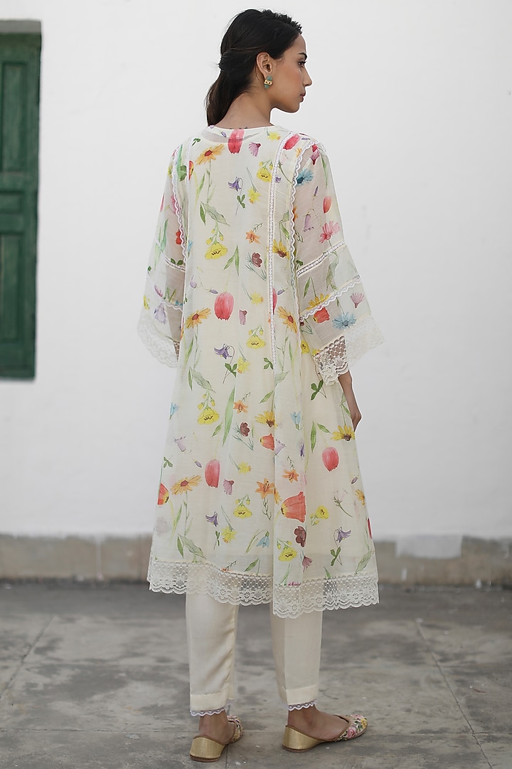 Ivory Chanderi Floral Printed Kurta Set by Begum Pret at Pernia's Pop Up Shop