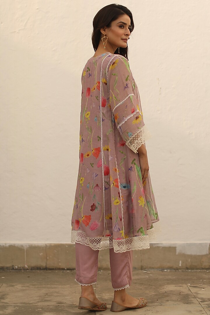 Dusty Rose Chanderi Floral Printed Kurta Set by Begum Pret at Pernia's Pop Up Shop