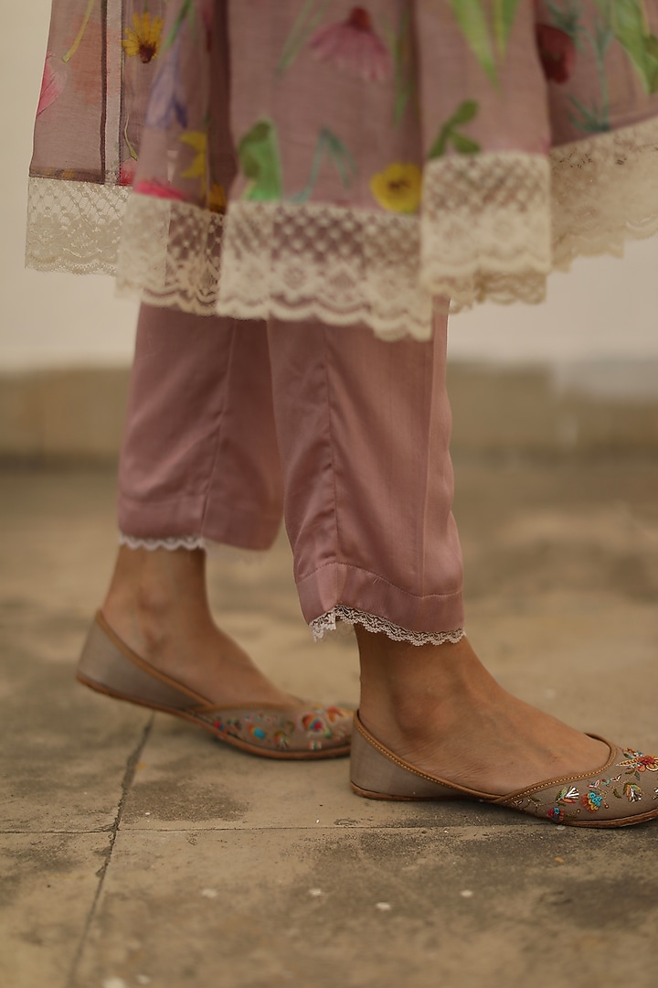 Dusty Rose Chanderi Floral Printed Kurta Set by Begum Pret at Pernia's Pop Up Shop