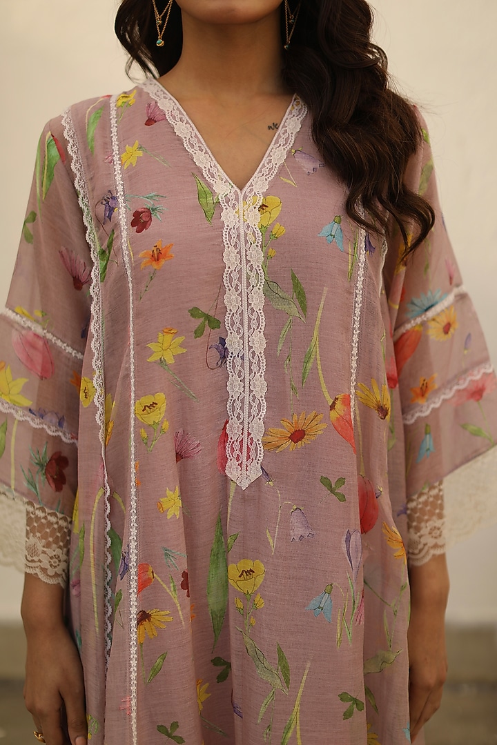 Dusty Rose Chanderi Floral Printed Kurta Set by Begum Pret at Pernia's Pop Up Shop