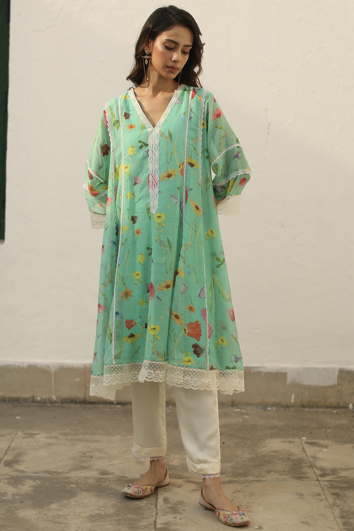 Turquoise Chanderi Floral Printed Kurta Set by Begum Pret