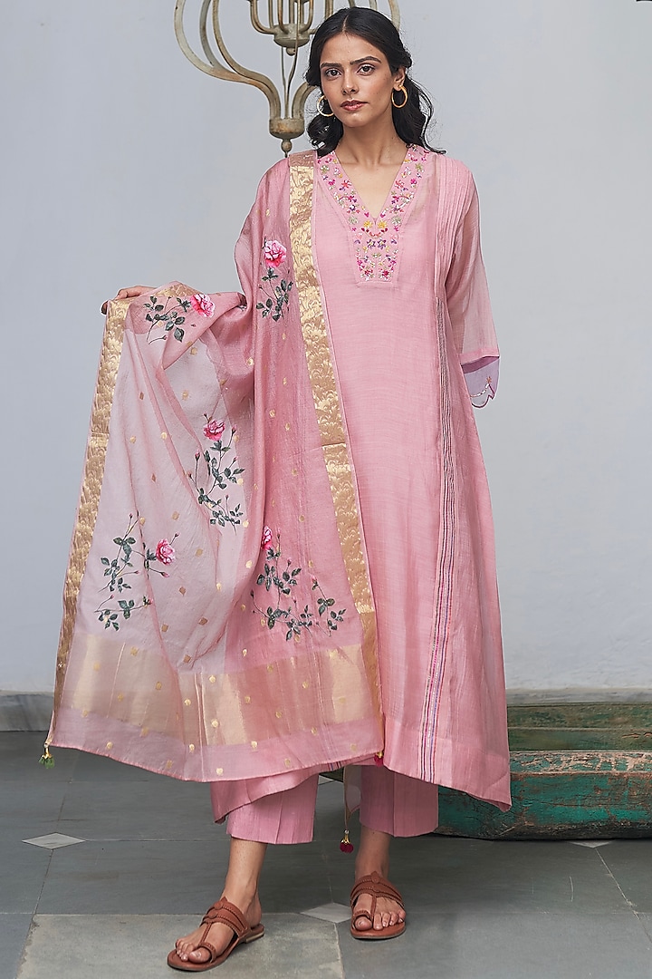 Prism Pink Machine Embroidered Kurta Set by Begum Pret