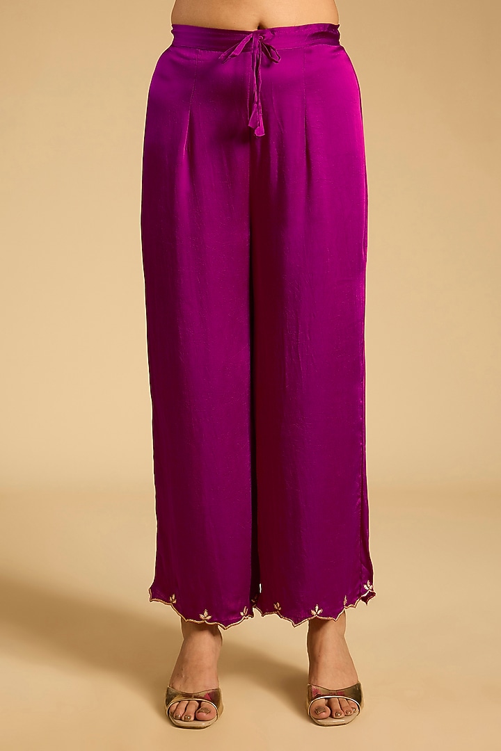 Black Habutai Silk Resham Work Kurta Set by Begum Pret at Pernia's Pop Up Shop