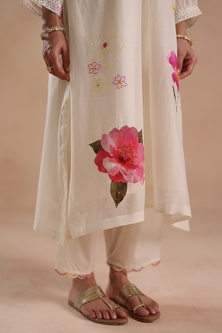 Ivory Chanderi Silk Embroidered Kurta Set by Begum Pret at Pernia's Pop Up Shop