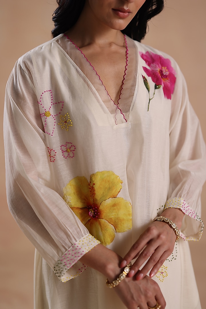 Ivory Chanderi Silk Embroidered Kurta Set by Begum Pret at Pernia's Pop Up Shop
