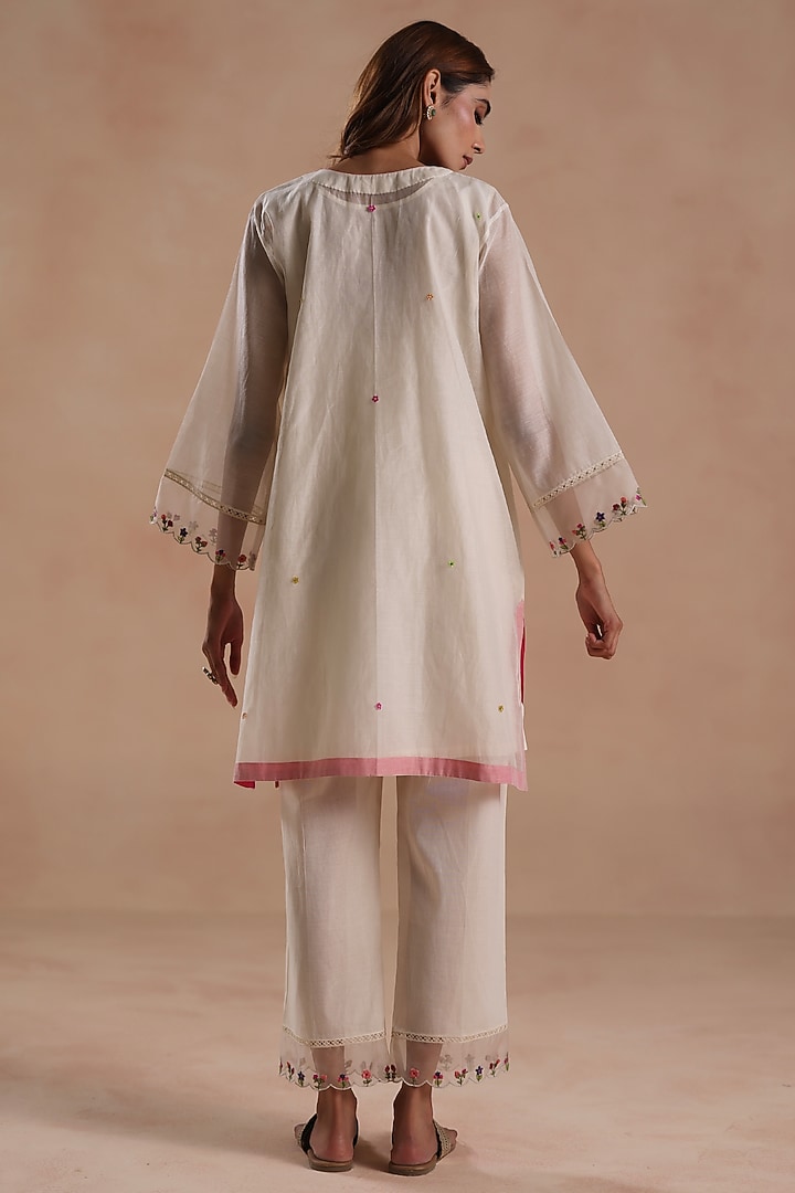 Ivory Chanderi Silk Floral Embroidered Kurta Set by Begum Pret at Pernia's Pop Up Shop