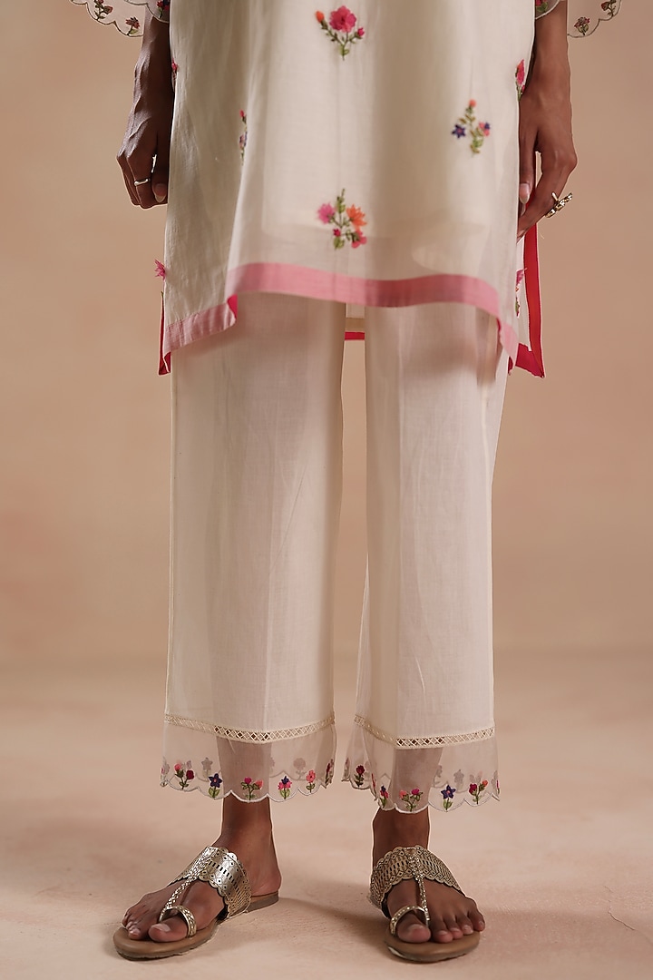 Ivory Chanderi Silk Floral Embroidered Kurta Set by Begum Pret at Pernia's Pop Up Shop