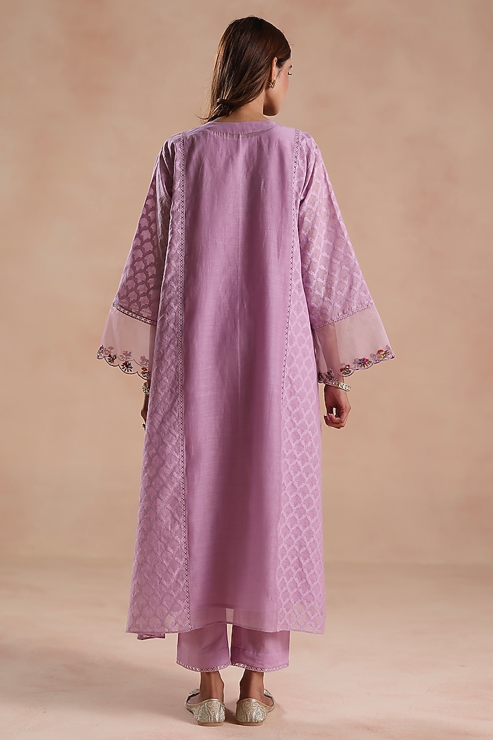 Light Purple Chanderi Silk Floral Embridered Kurta Set by Begum Pret at Pernia's Pop Up Shop