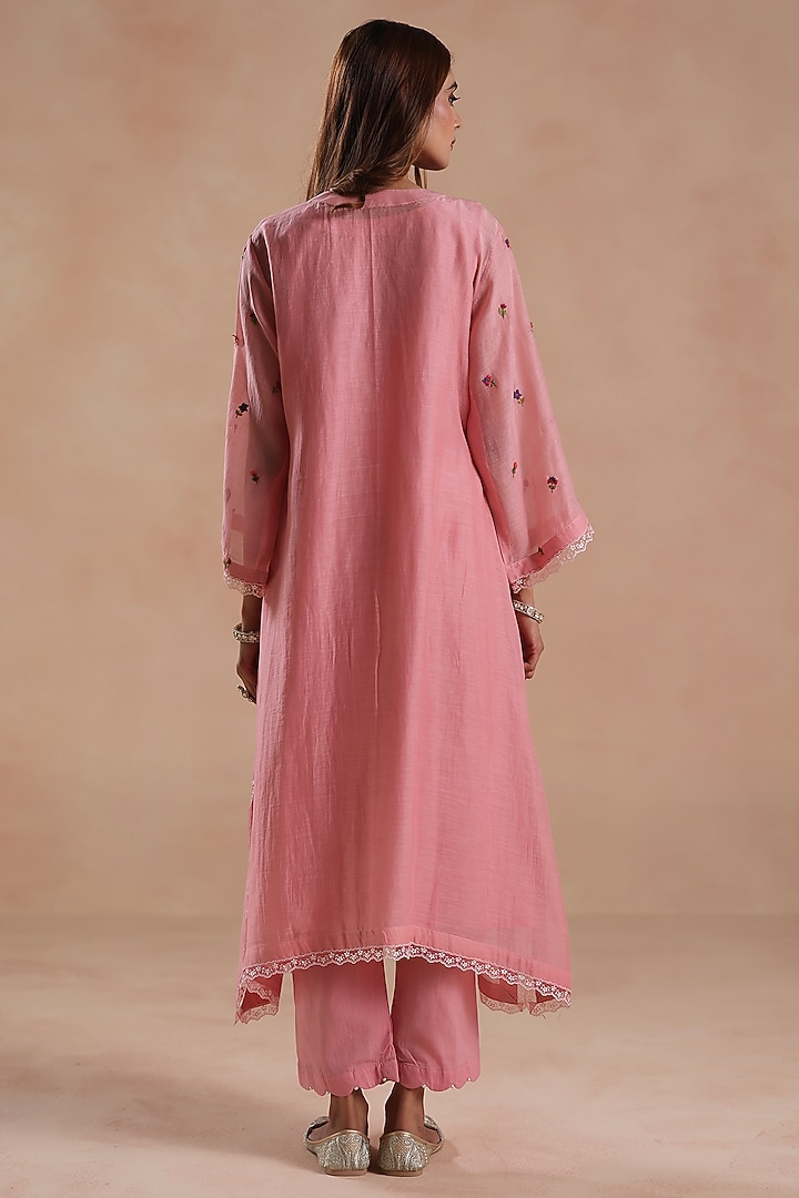 Blush Pink Chanderi Silk Floral Embridered Kurta Set by Begum Pret at Pernia's Pop Up Shop