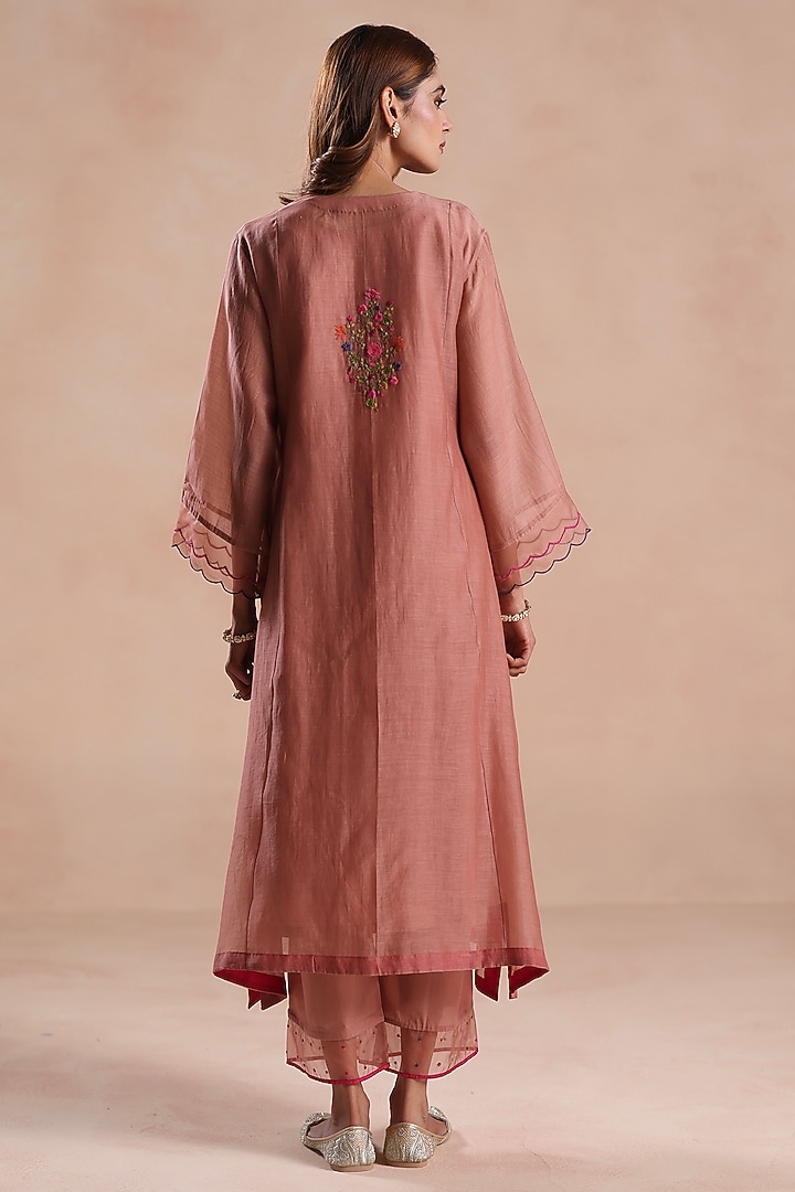 Copper Pink Chanderi Silk Floral Embridered Kurta Set by Begum Pret at Pernia's Pop Up Shop