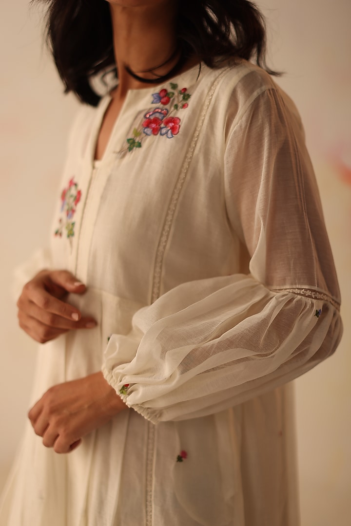 Ivory Chanderi Floral Hand Embroidered A-Line Tiered Vacation Dress by Begum Pret at Pernia's Pop Up Shop
