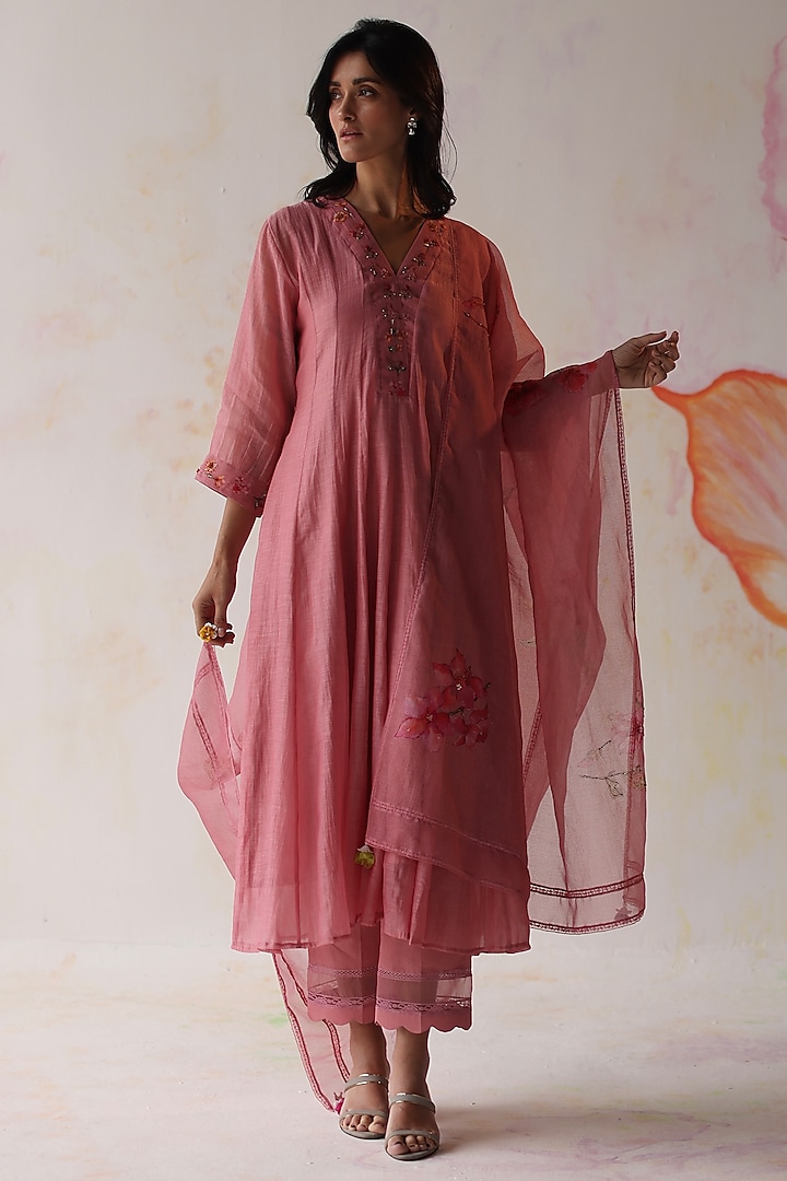 Peach Pink Silk Chanderi Hand Embroidered A-Line Kurta Set by Begum Pret at Pernia's Pop Up Shop