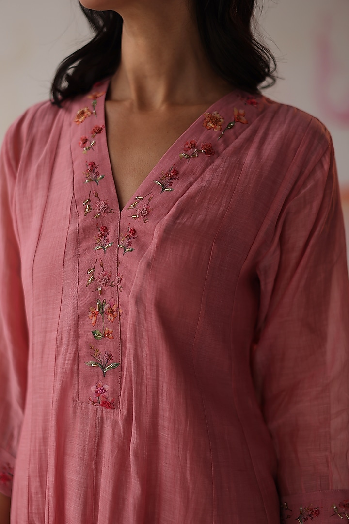 Peach Pink Silk Chanderi Hand Embroidered A-Line Kurta Set by Begum Pret at Pernia's Pop Up Shop