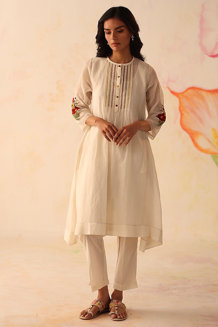 Ivory Chanderi Hand Embroidered Kurta Set by Begum Pret at Pernia's Pop Up Shop